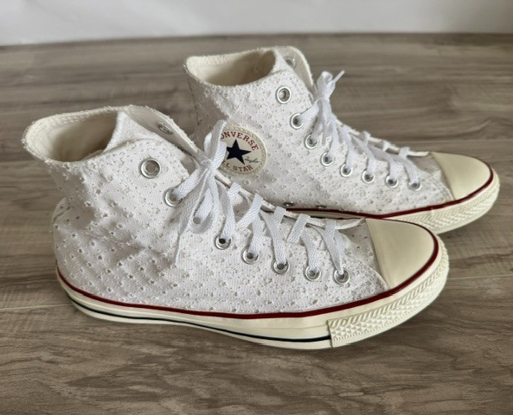 Converse Chuck Taylor All Star Women's High-Top Eyelet-Star Sneakers-Size 9